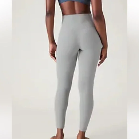 Athleta Salutation Stash High-Rise 7/8 Leggings - Picture 3 of 7